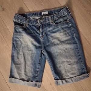 Old Navy Mediun Wash Denim Bermuda Shorts (KID'S SIZE)